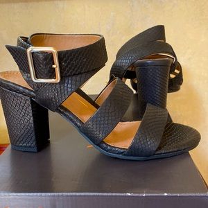 Vionic Perk Blaire Black Snake Open Toe Strappy Heeled Sandals